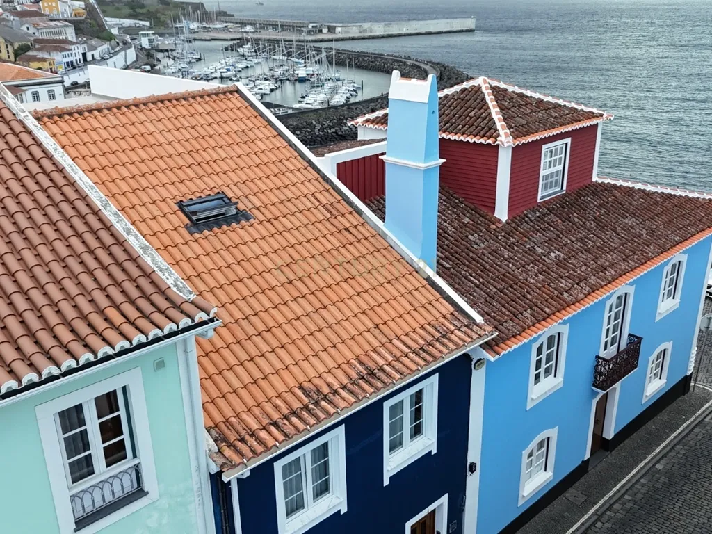 Luxuosa Moradia com Vista Mar em Angra do Heroísmo - Image 4
