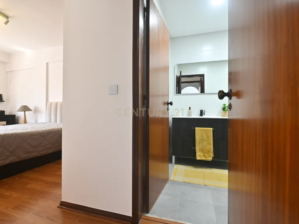 Apartamento T3 semi-remodelado, luminoso e pronto a habitar, na Rinchoa (Sintra). - Image 15