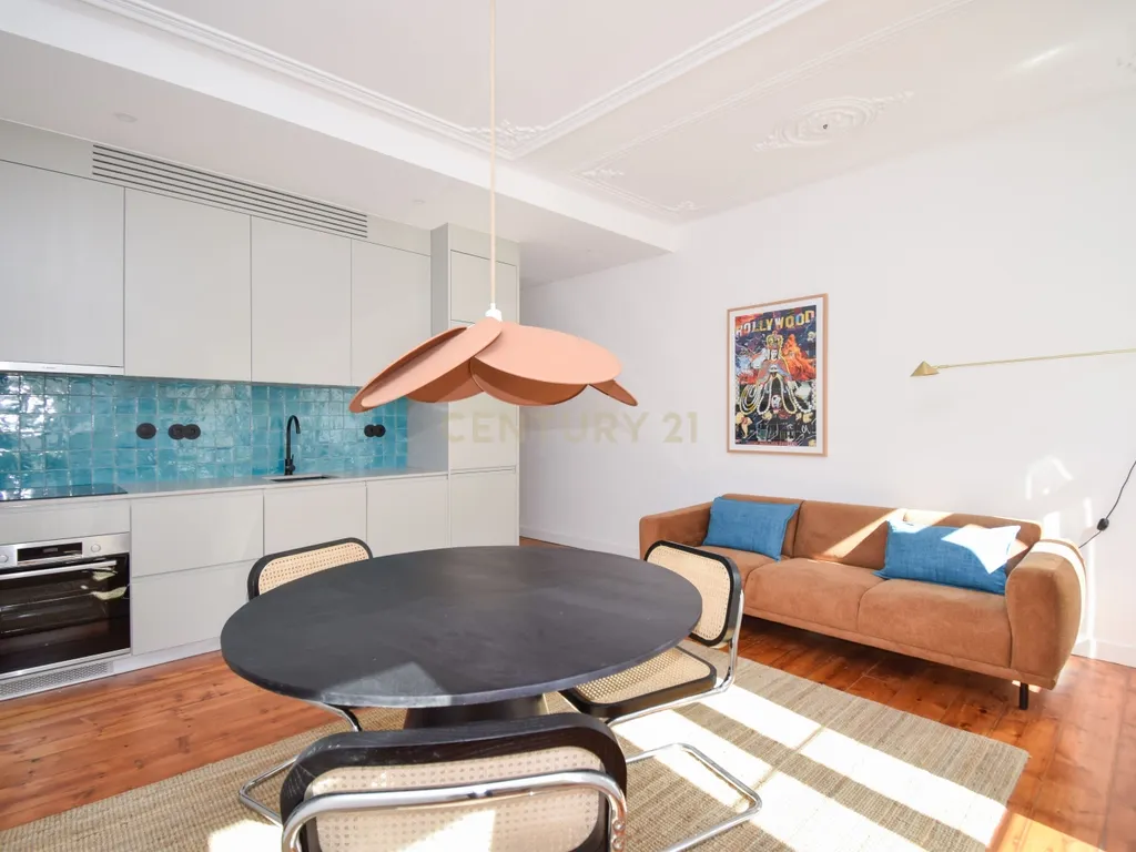 Duplex em prédio totalmente reconstruído, com acabamentos de excelência - Image 19