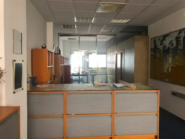 💎 Loja à Venda junto ao Parque de Cánovas | Espaço Versátil no Coração de Cáceres - Image 15