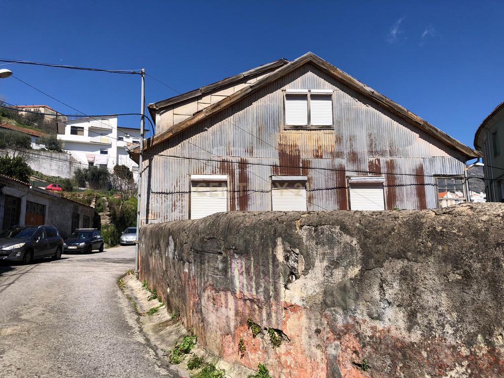 *Moradia para Reabilitação no Centro da Covilhã – Oportunidade Única* - Image 4