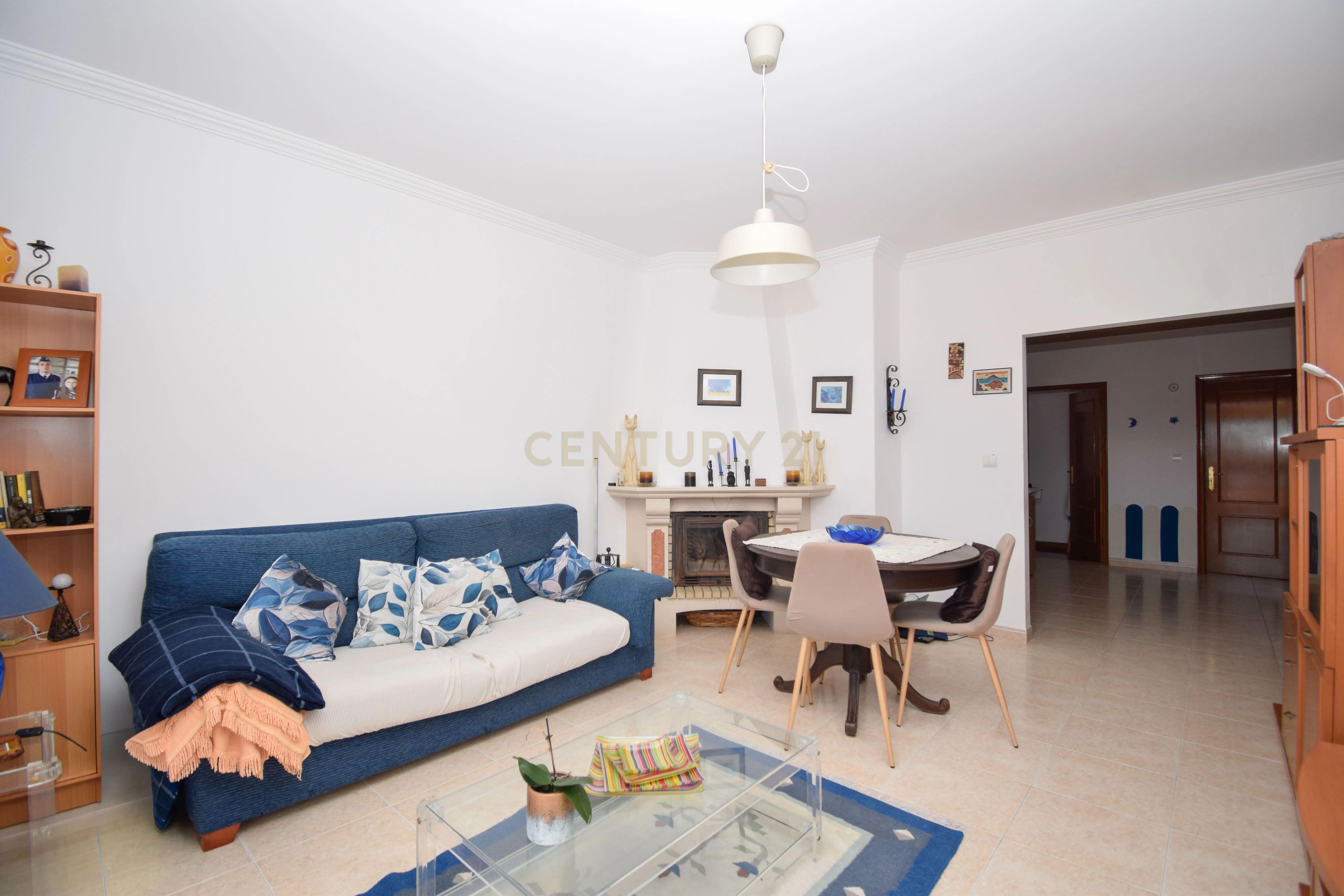 Fotografia 5 de Apartamento T3, com 107 m² de área útil, estúdio musical com 40 m² e garagem fechada , varanda e arrecadação