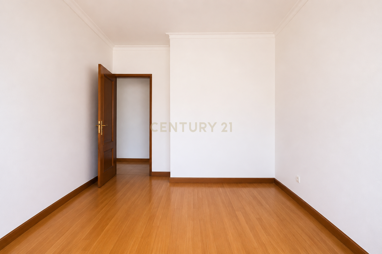Fotografia 10 de T5 ou T2+3 Duplex: Habitação Própria ou Investimento
