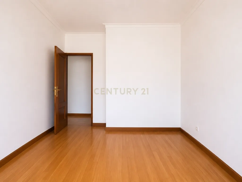 T5 ou T2+3 Duplex: Habitação Própria ou Investimento - Image 10