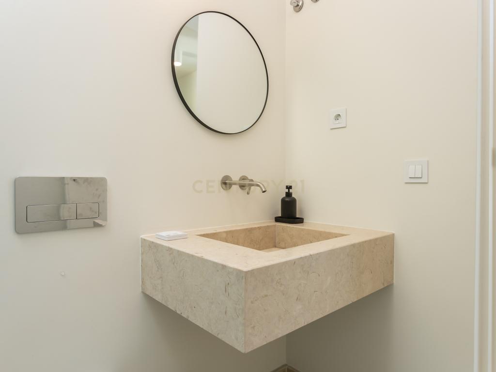 Moradia de luxo inserida no condomínio da Quinta do Perú - Image 61