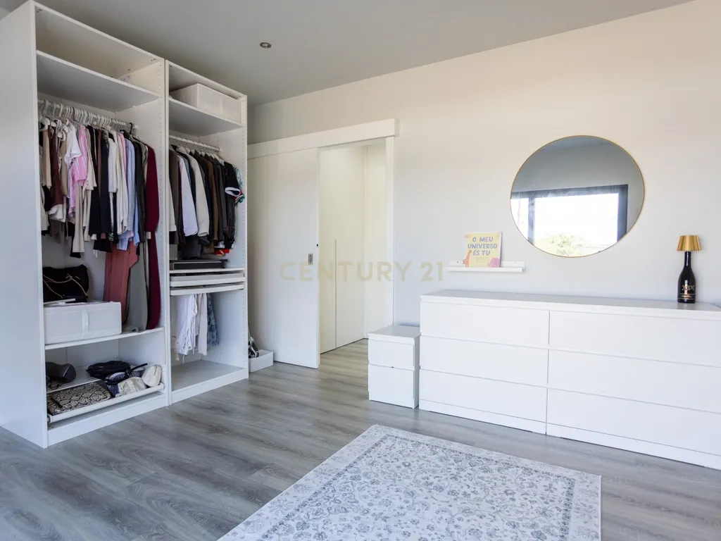 Luxuosa Moradia Nova em Benavente, Santarém - Image 7