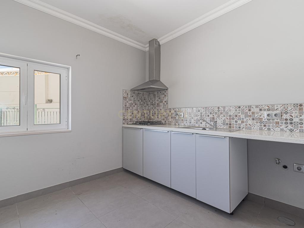 Moradia T4 em Vila Nova - Bucelas - Image 12