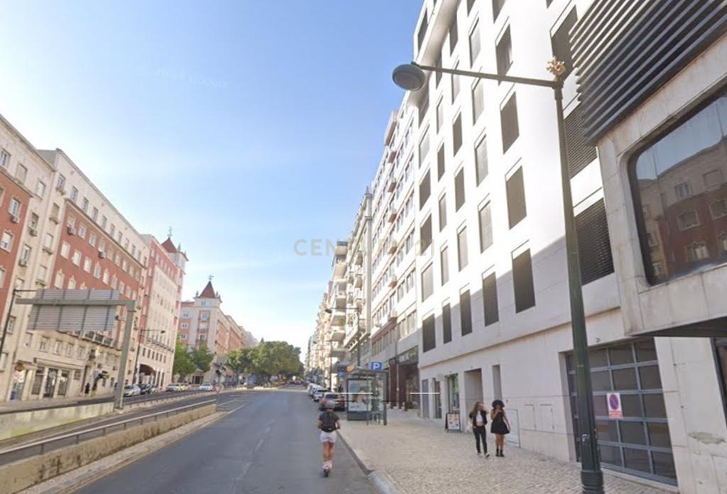 Loja para comércio na Avenida António Augusto Aguiar, Lisboa - Image 2