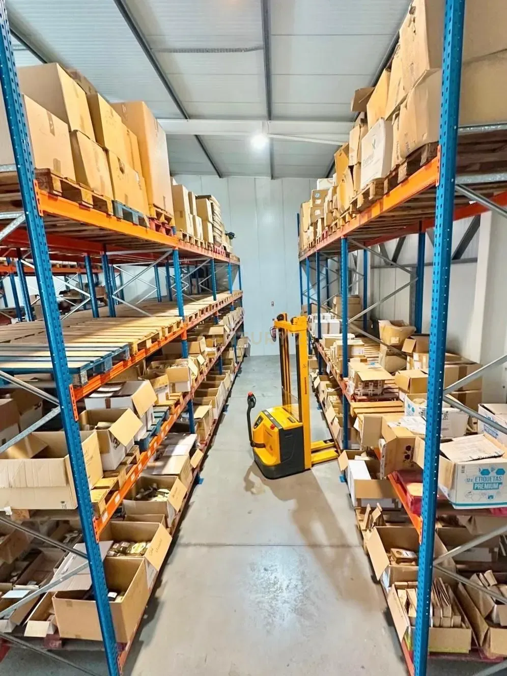 Armazém Industrial na praceta Emídio Santana, 11 Casal do Marco, valor negociável com ou sem o recheio do imóvel - Image 15
