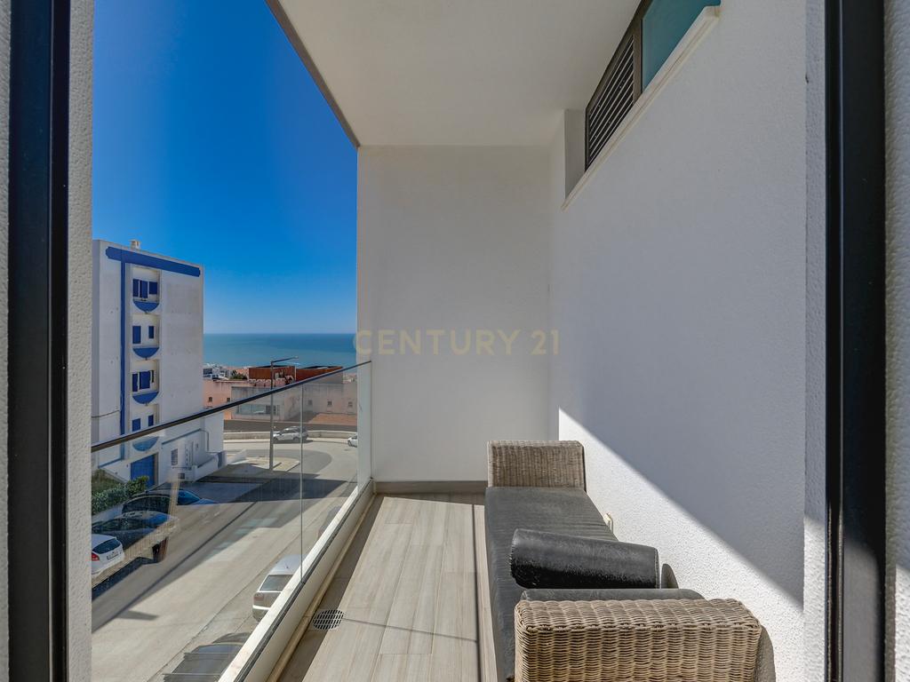 T3 com terraço e VISTA MAR em condomínio de luxo na Ericeira - Image 19