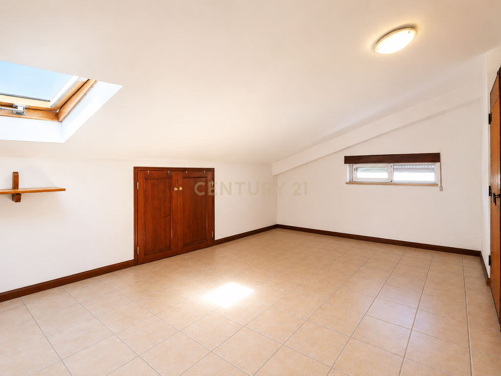 T5 ou T2+3 Duplex: Habitação Própria ou Investimento - Image 14