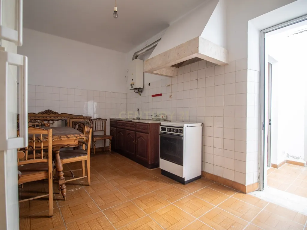 Oportunidade única em Abrunheira! Moradia T3+2 com terraço e vistas panorâmicas - Image 20
