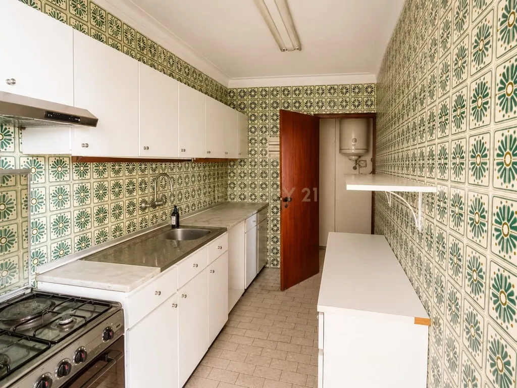 T2 Metro da câmara de Gaia, varandas e Lugar de Garagem - Image 4