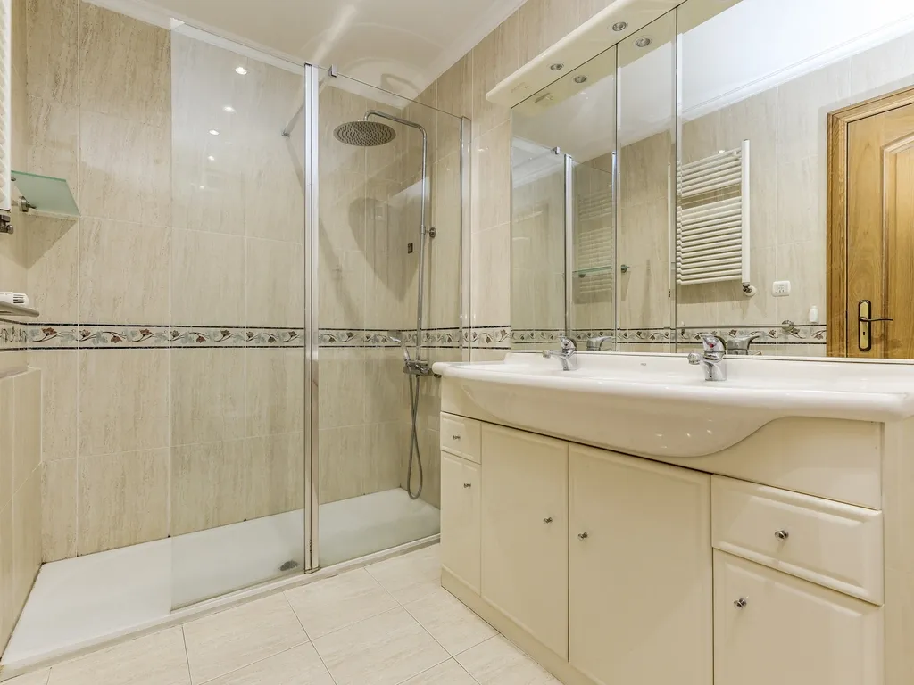 Apartamento T2 C/Elevador em Belas - Image 16
