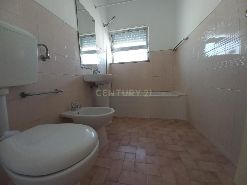 T2 em Alto do Seixalinho, Barreiro - Image 15