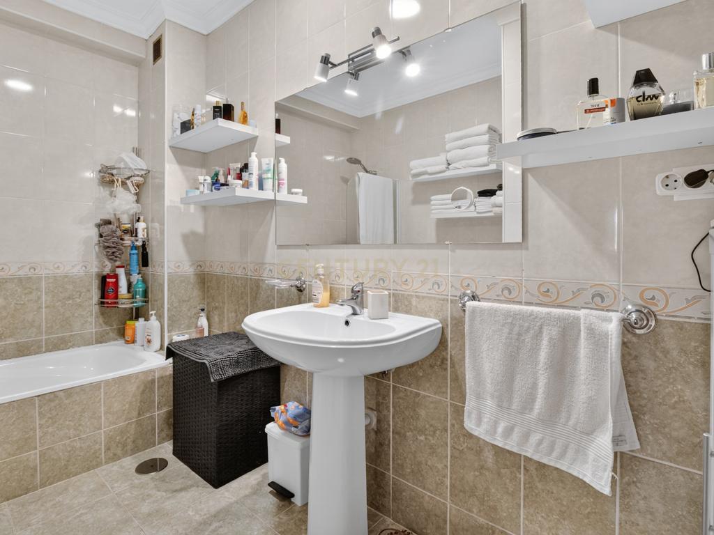 Apartamento T3 em Bragança com Vista Panorâmica - Image 12