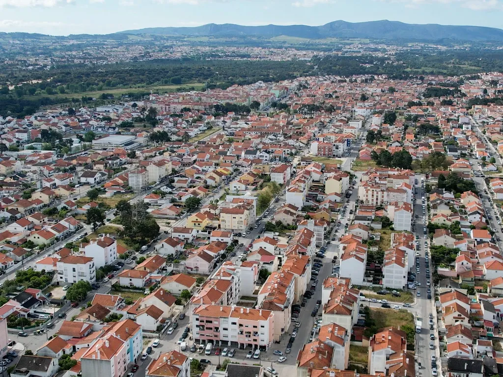 Apartamento T3 com Varanda na Quinta do Conde – 3º Andar - Image 24
