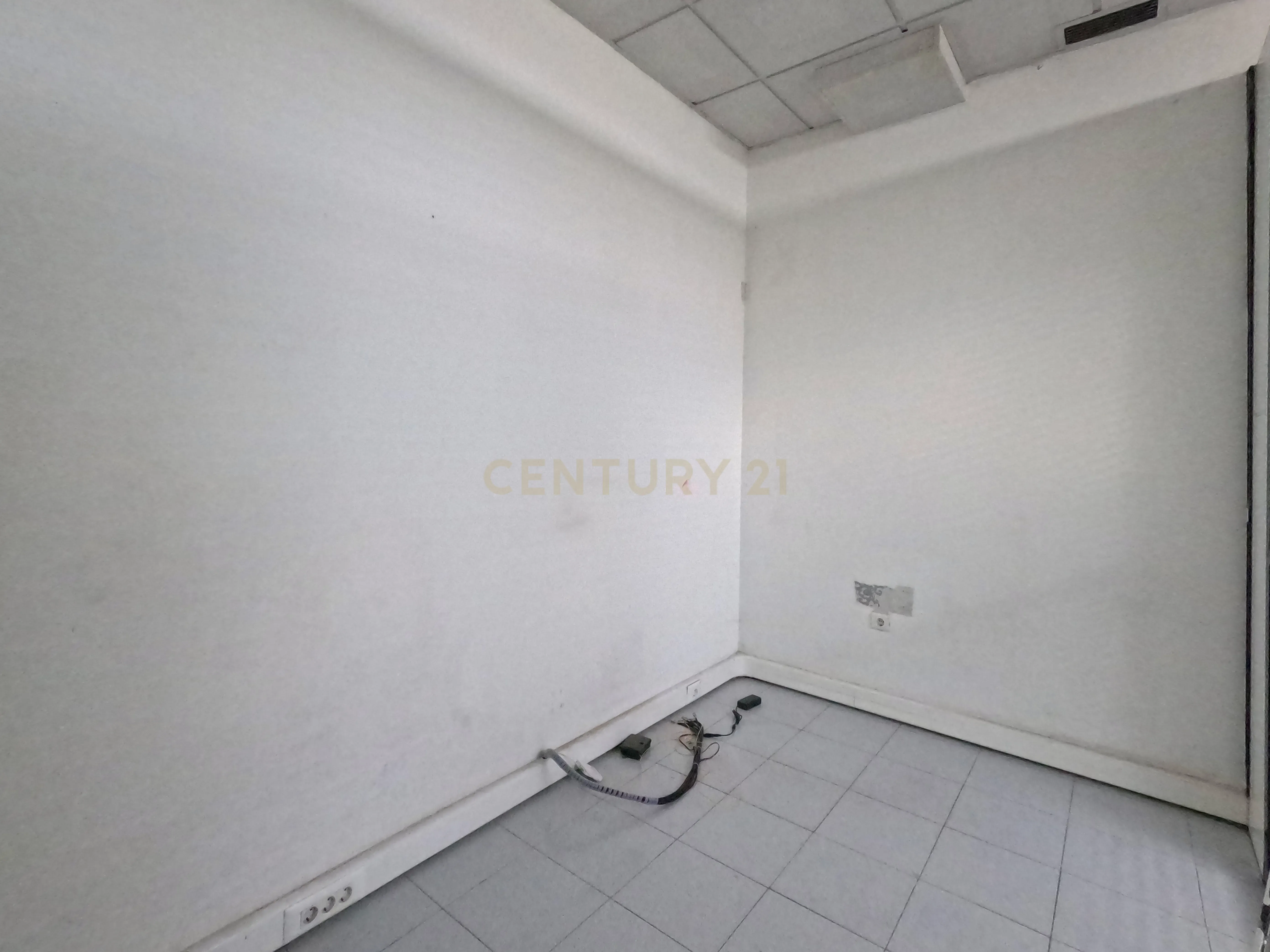 Loja para Arrendamento – 150 m² - Image 9