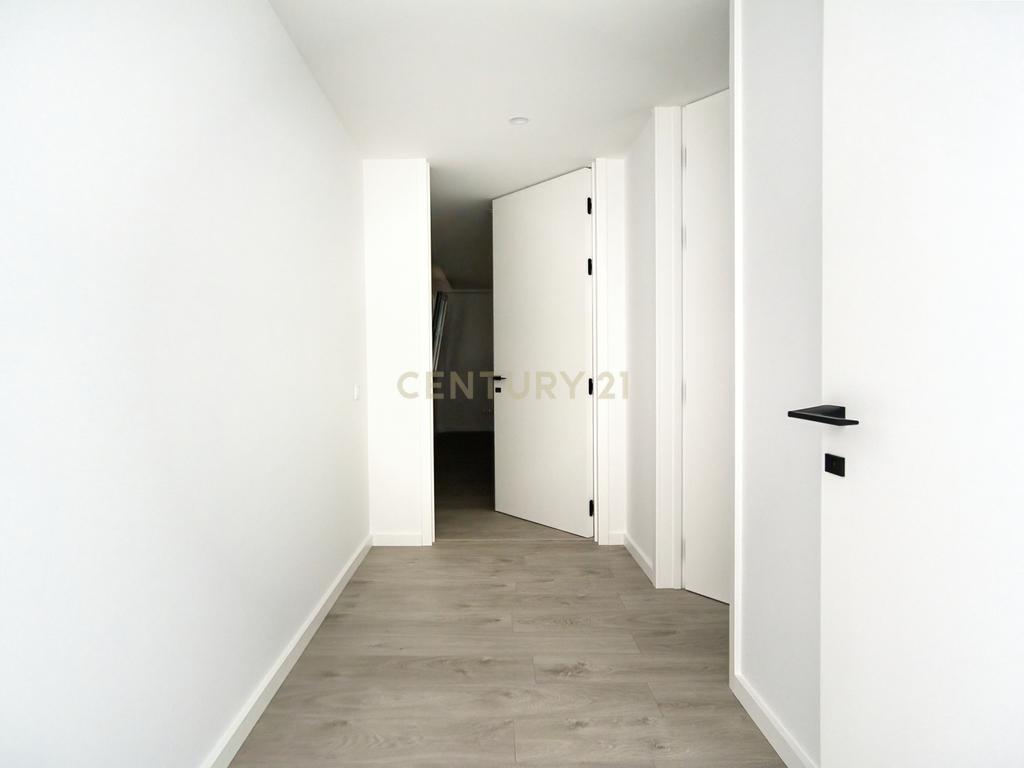 Lindíssimo Apartamento Novo T2 a dois passos da praia - Image 17