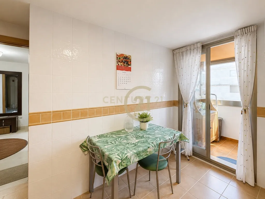 Apartamento em Primeira Linha de Praia com Vistas Frontais para o Mar – 3 Quartos, Garagem e Arrecadação - Image 26