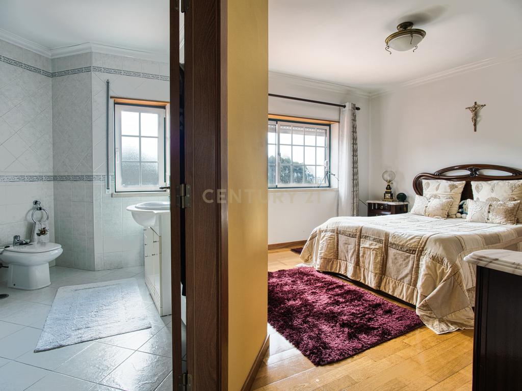 Moradia em São Martinho do Porto – Tranquilidade e Conforto perto da Baía de Sao Martinho - Image 25