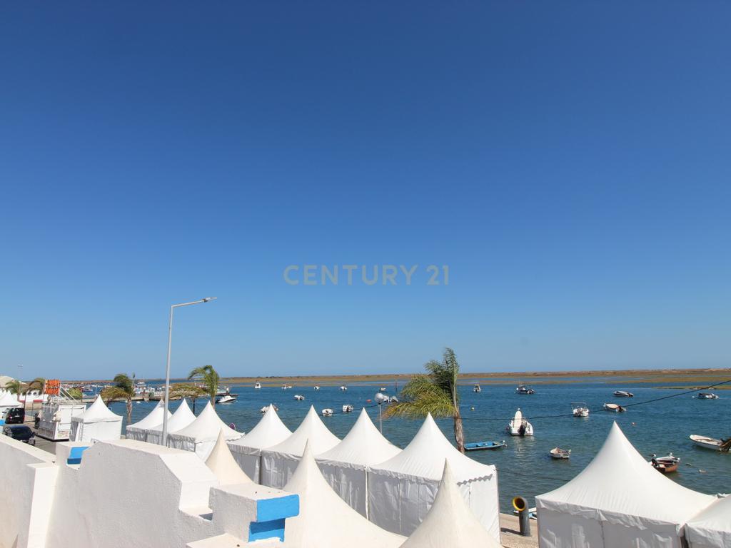 Moradia tradicional, 184 m2, em primeira linha de Santa Luzia. - Image 25