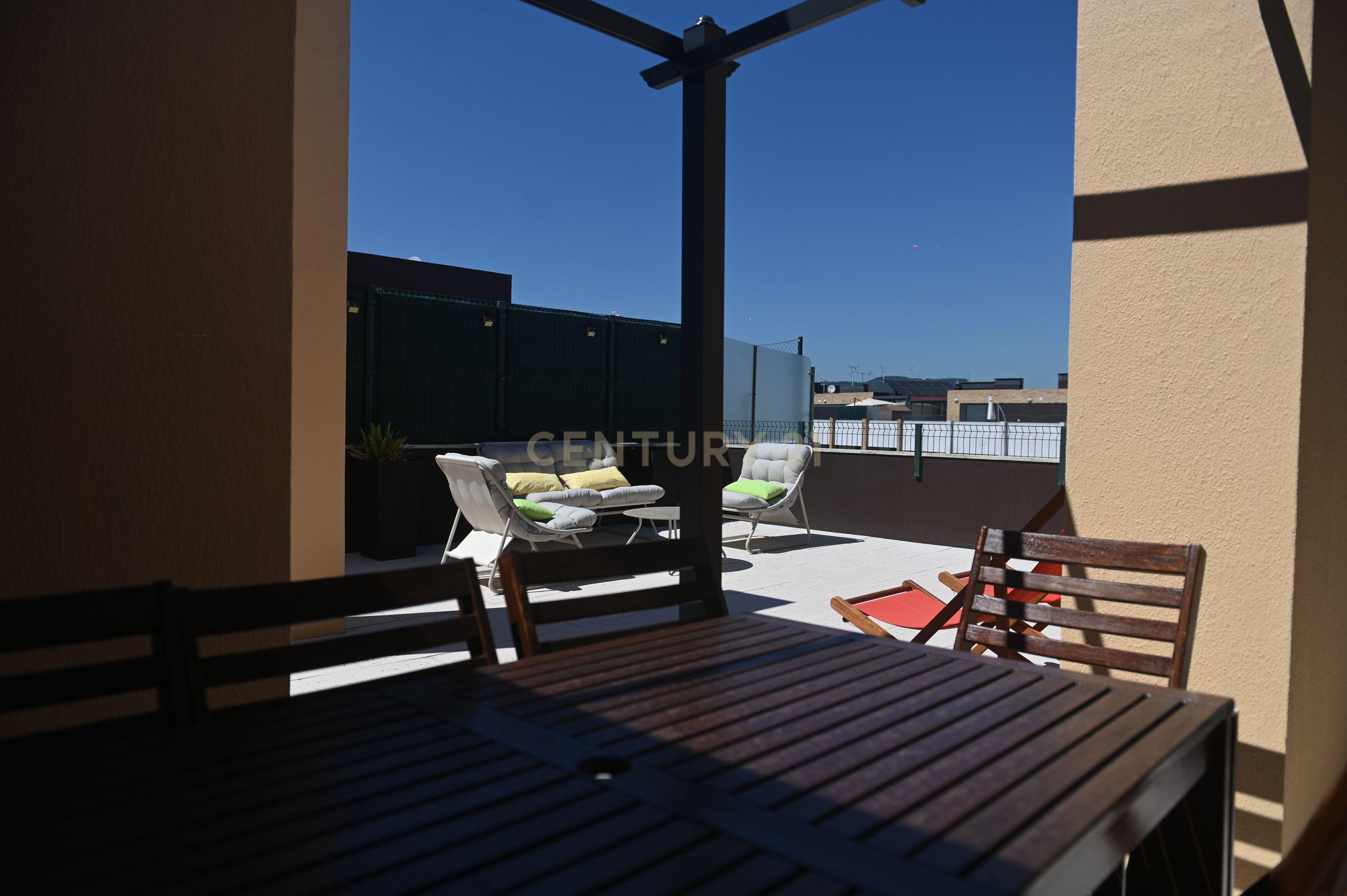Penthouse | T4+1 | Terraço com Churrasco | Box | Infantado - Image 28