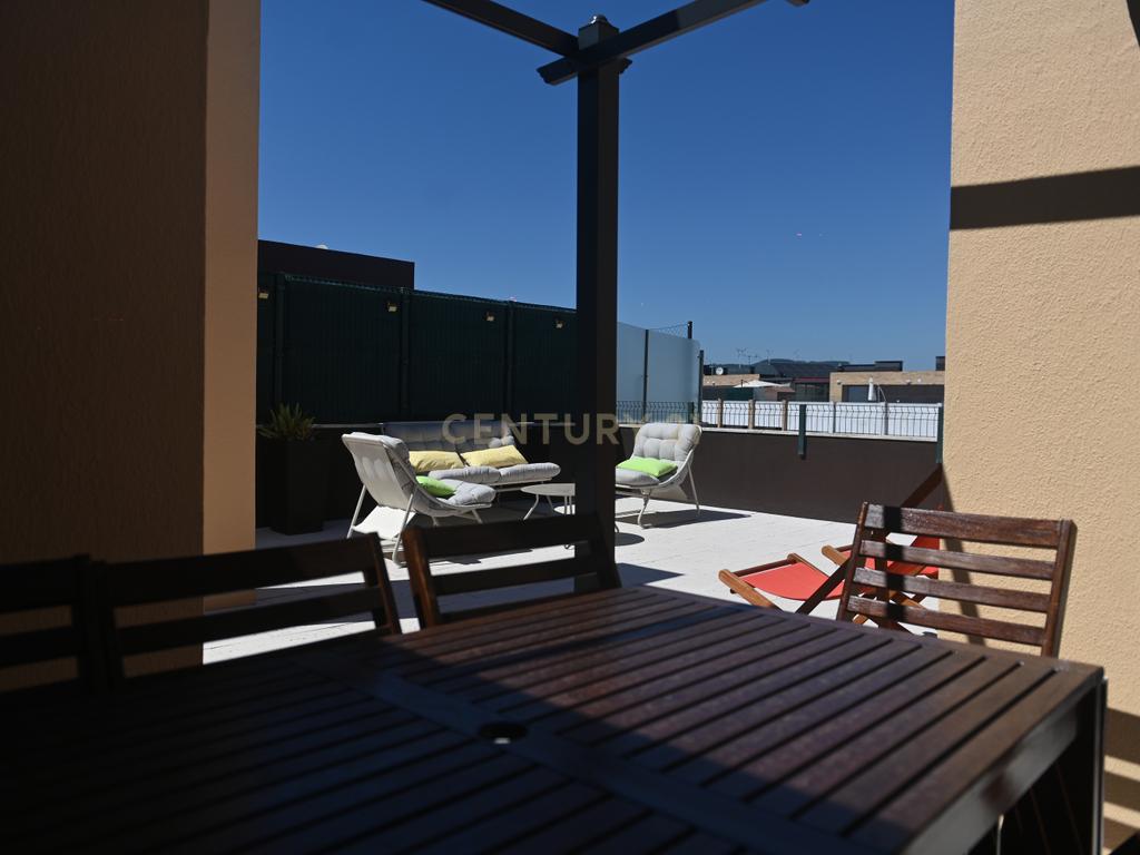 Penthouse | T4+1 | Terraço com Churrasco | Box | Infantado - Image 28