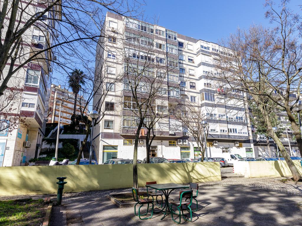 Loja para investimento em Odivelas - Image 28
