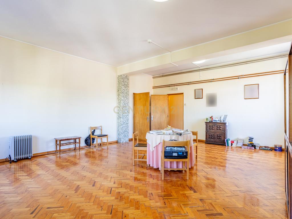 Prédio no Centro de Portalegre para investimento - Image 16
