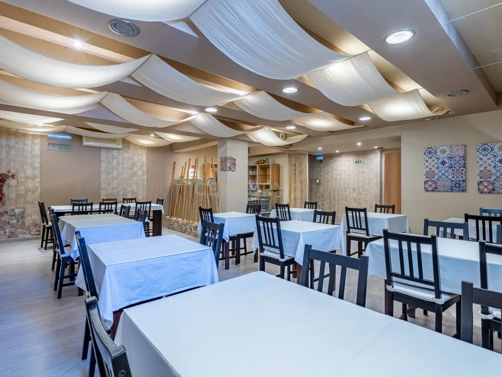Espaço comercial no centro de Alverca junto às Finanças - Image 1