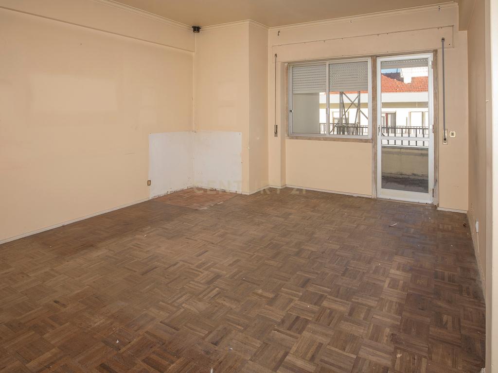 Apartamento T6 | Último Andar | 226m² | Quinta das Palmeiras, Oeiras - Image 26