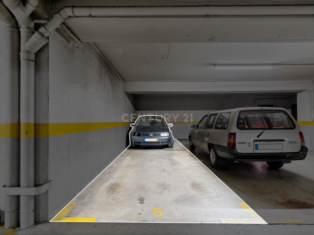 Apartamento T2 à Venda, com Jardim e Vista Mar - Pilar, Funchal - Image 26