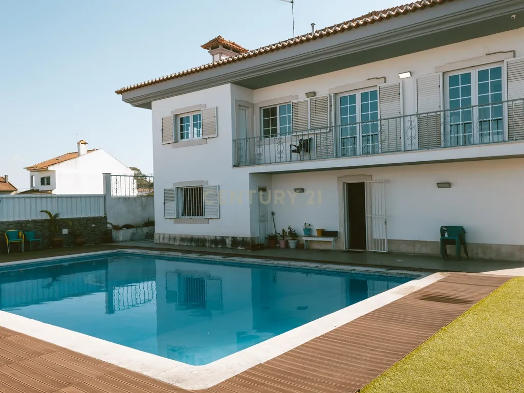 Moradia Isolada T4+2 com Piscina | Lazarim – Charneca da Caparica - Image 46