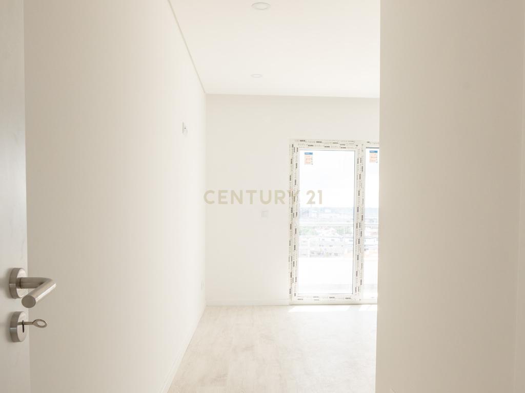 CONDOMINIO QUINTA DA LADEIRA - T2 e T3 COM TERRAÇOS, CHURRASQUEIRA E JARDIM - Image 16
