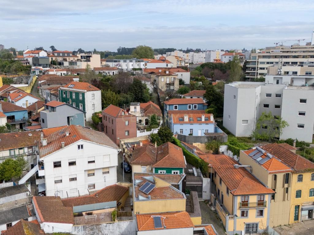 Exclusiva Moradia de Luxo no Coração do Ouro – Rua Senhor da Boa Morte, Porto - Image 20
