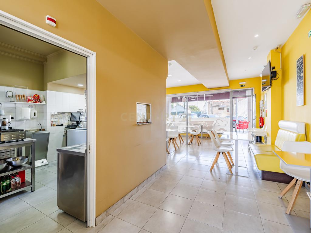Negócio em Funcionamento | Creperia Equipada | Seixal - Image 17
