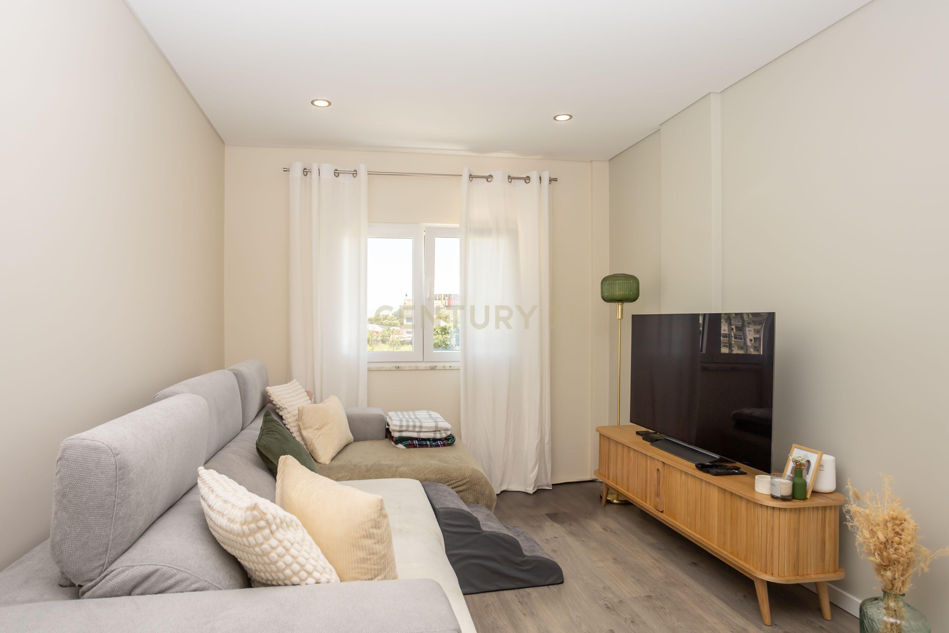 Apartamento T3 Remodelado | Bairro Novo | Seixal - Image 10
