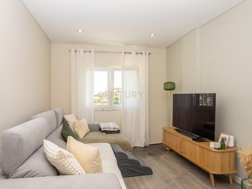 Apartamento T3 Remodelado | Bairro Novo | Seixal - Image 10