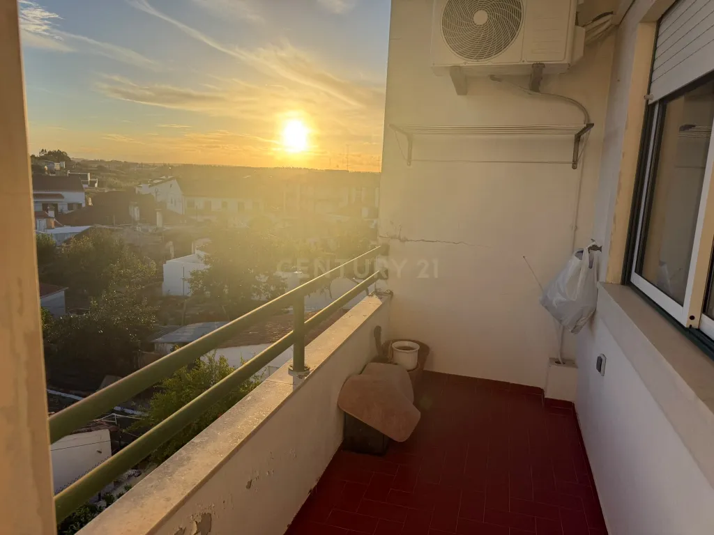 Apartamento T2 com possiblidade de T4, Entroncamento - Image 10