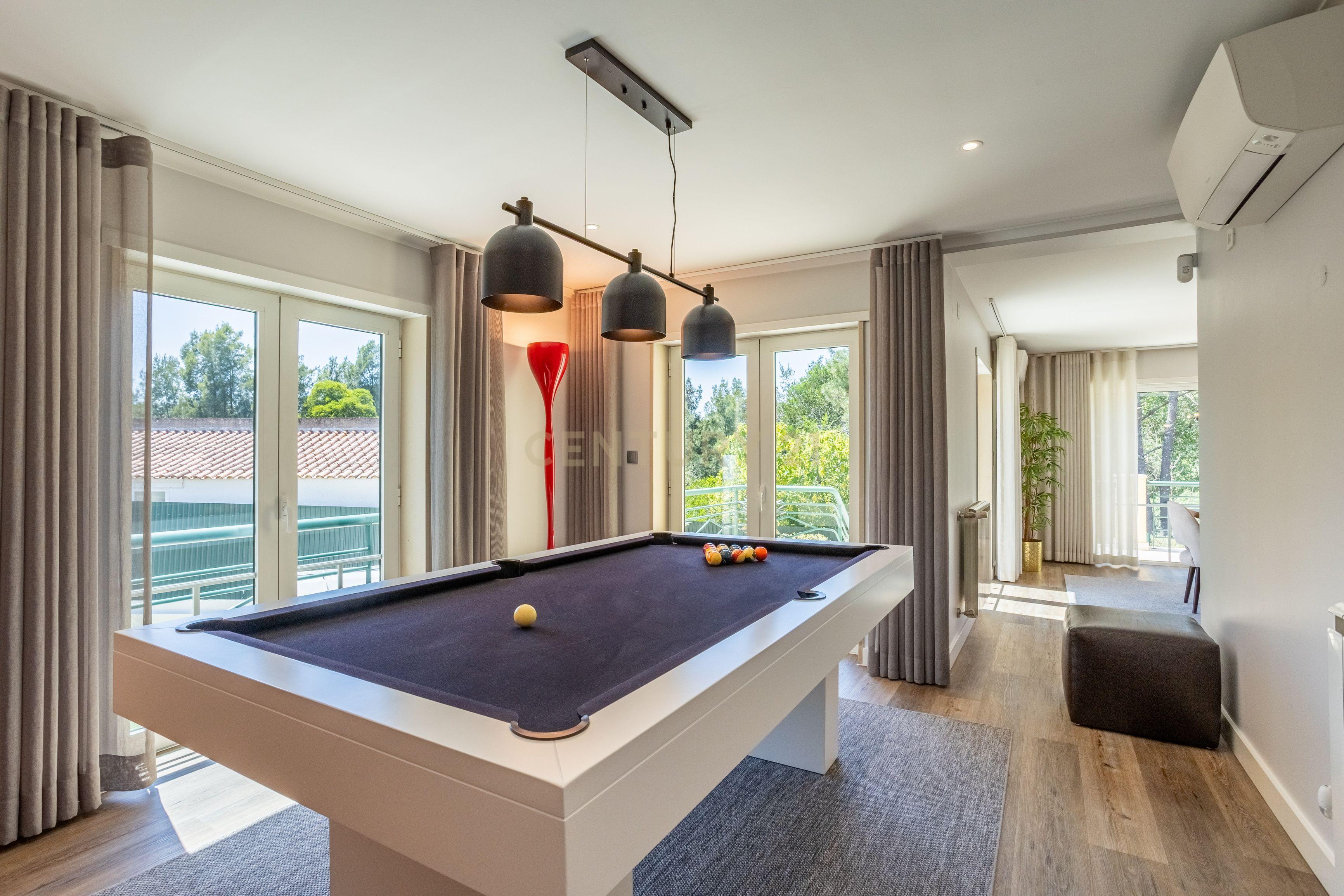 Fotografia 7 de Exclusiva Moradia T4 de Luxo | Condomínio Privado | Piscina Privativa | Projeto de Design de Interiores | Belas Golfe Residence