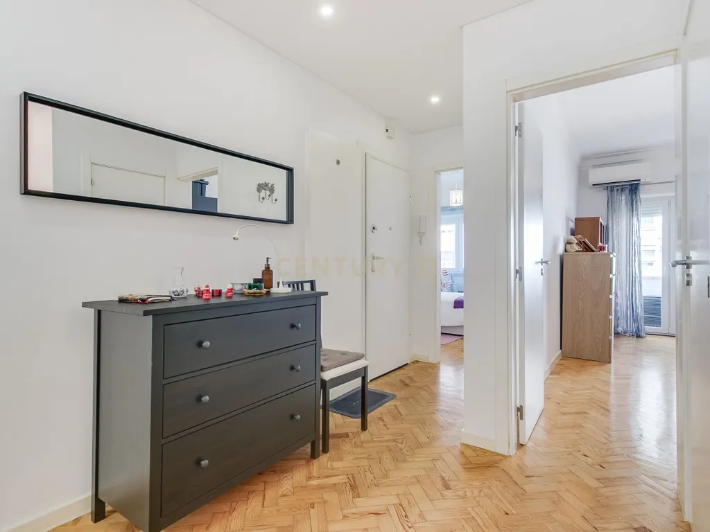 Apartamento T2 em Arroios - Image 14