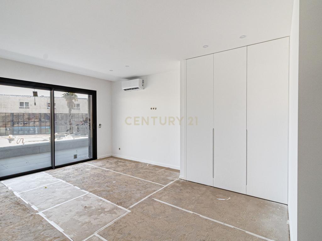 Apartamento T0 – Fração H em Viana do Castelo Roy Rock Saint Sebastian Place New - Image 79
