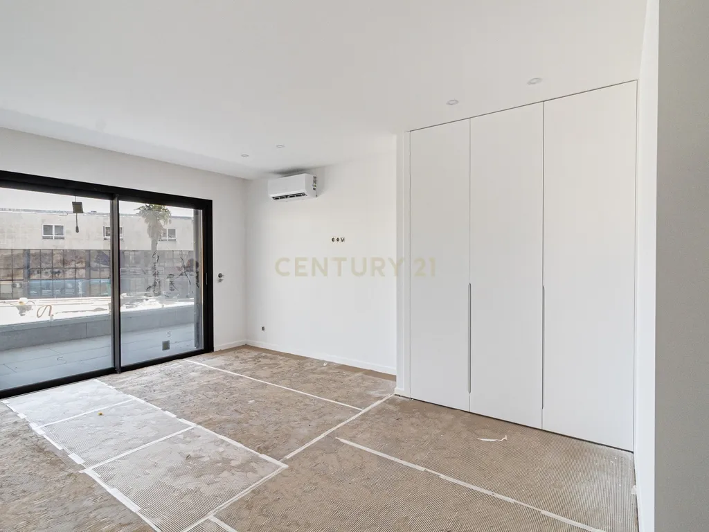 Apartamento T0 – Fração H em Viana do Castelo Roy Rock Saint Sebastian Place New - Image 79