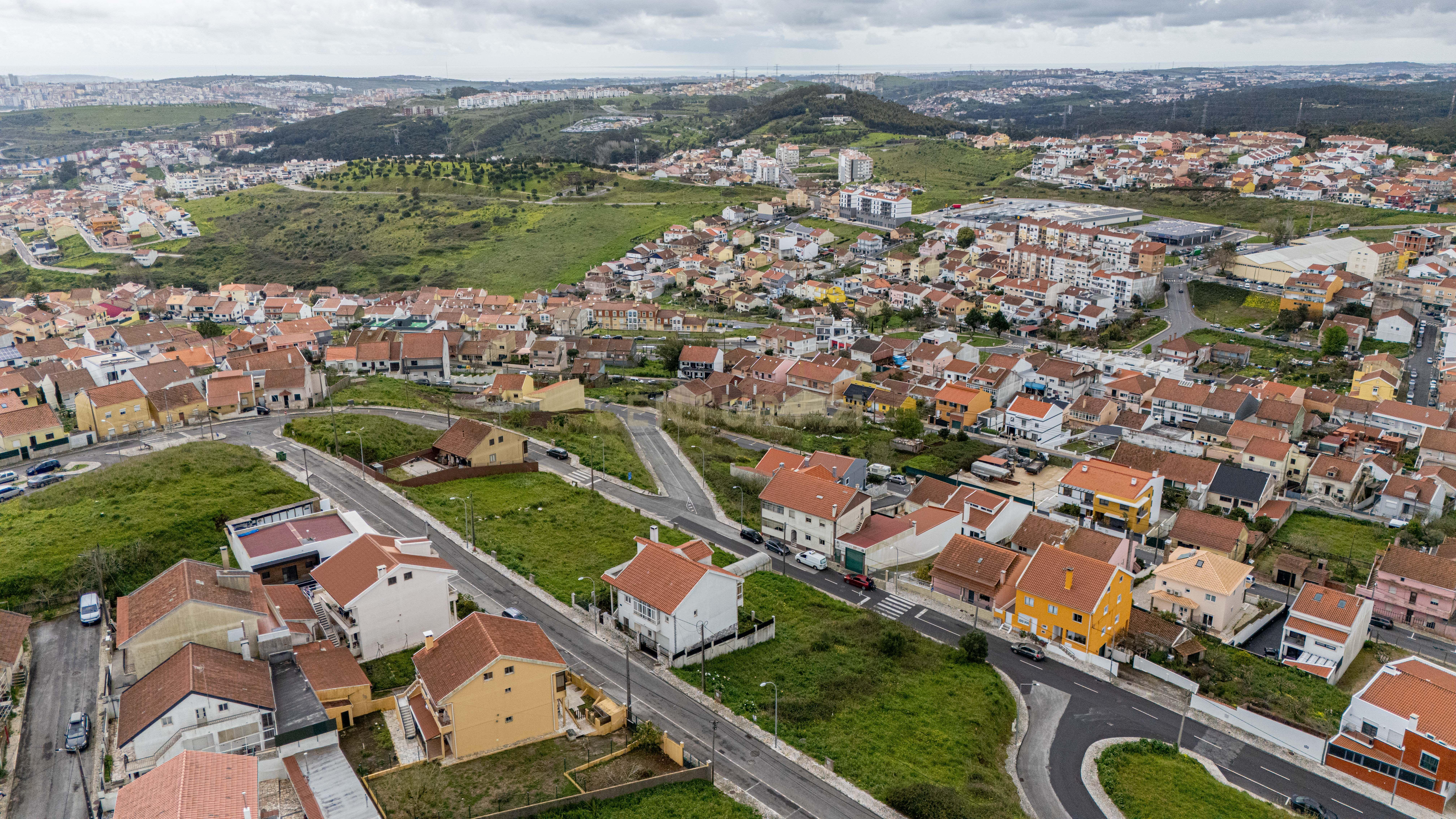 Terreno Urbano para construção de moradia unifamiliar (Casal de Cambra) - Image 13