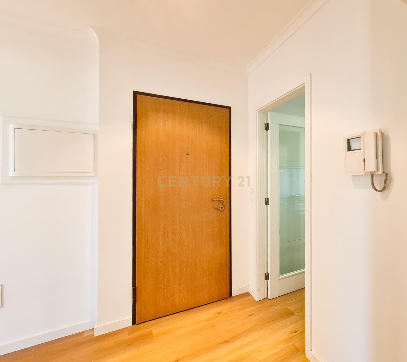 Fotografia 2 de 🏡 T2 PAREDES, MOURIZ C/ 2 FRENTES, EXCELENTES ÁREAS E VARANDAS EM TODAS AS DIVISÕES A APENAS 29 MINUTOS DO PORTO 📍📢  (Disponível para venda – atualmente arrendado até dezembro de 2026, com r