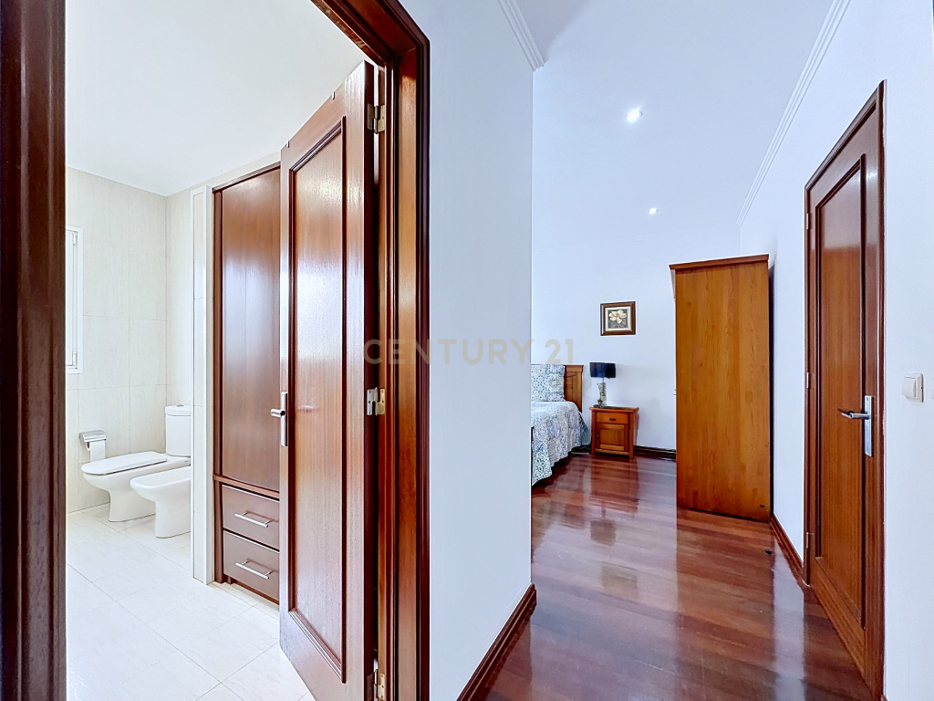 🏡 MORADIA T4 COM LICENÇA DE ALOJAMENTO LOCAL, PISCINA E ENORME POTENCIAL DE RENTABILIZAÇÃO - Image 38