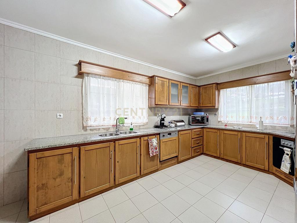Casa T4 com Vista Mar em Povoação, Ilha de São Miguel - Image 12