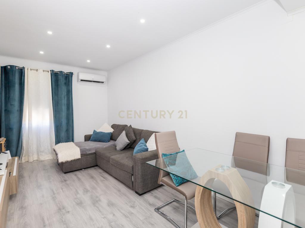 Apartamento T2 no Feijó totalmente remodelado - Image 10