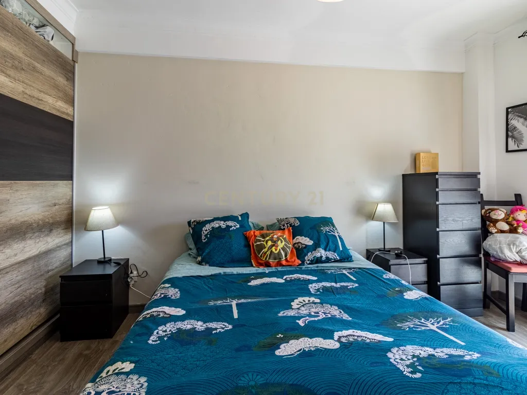 Apartamento T3 Espaçoso e Luminoso em Zona Tranquila de Sesimbra - Image 27